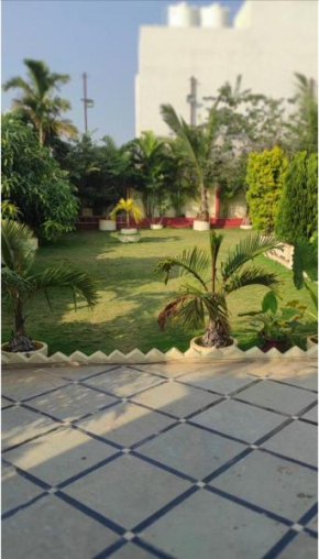 SAPPHIRE GUEST HOUSE On DAILY RENT FOR FAMILIES